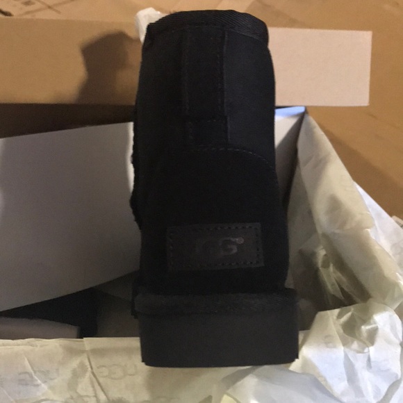 UGG women’s classic mini ll in black - Picture 5 of 8